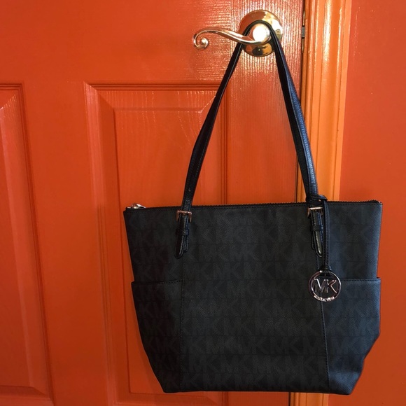 Michael Kors Handbags - Michael Kors Purse